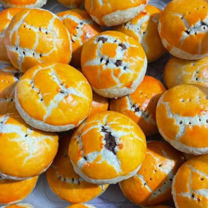 Kue Pia Weda